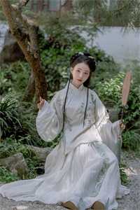军婚爆糖：白莲绿茶在七零做团宠完结版