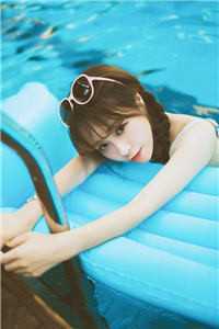 热门小说绑定系统：签到就能获神级奖励