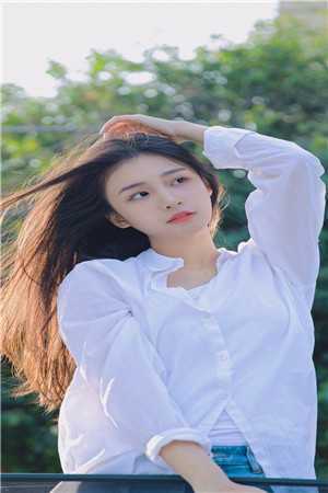 畅销书目入赘为婿后，他只想吃软饭