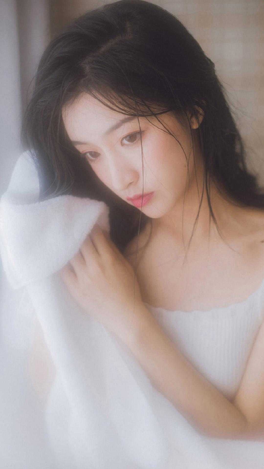 末世前疯狂捞物资，女神们都看我脸色过活完整文本