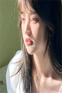 睁眼八零夜，娇美村花靠美食暴富小说