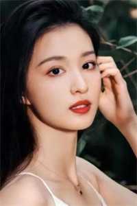 开局女帝为师，我出师便天下无敌
