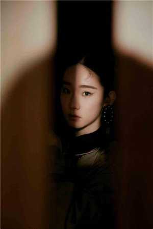 青楼女子要从良，侯爷首辅请靠边小说