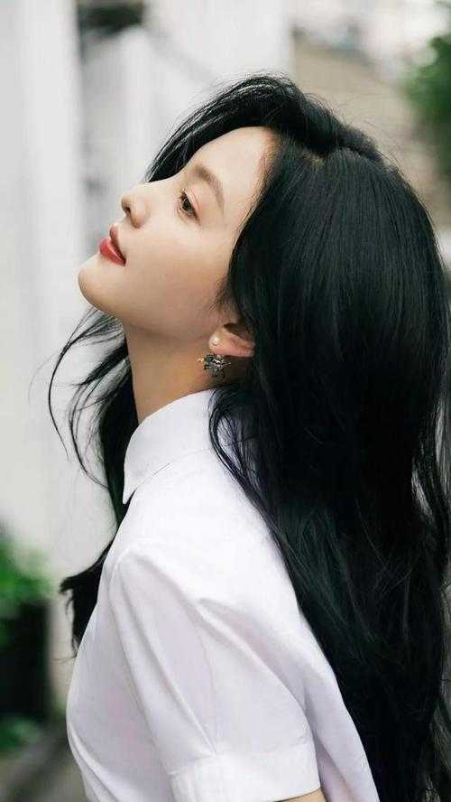 活成前任白月光后，她桃花朵朵开畅销小说