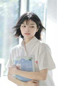 穿越古代成美人，靠生子宠冠后宫精彩小说