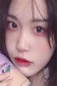 倾城小娇娇妩媚一笑，魔王沦陷了