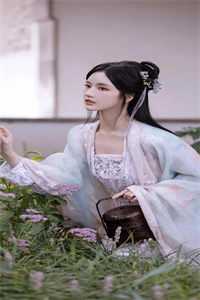 开局人皇境，我被反派养成神