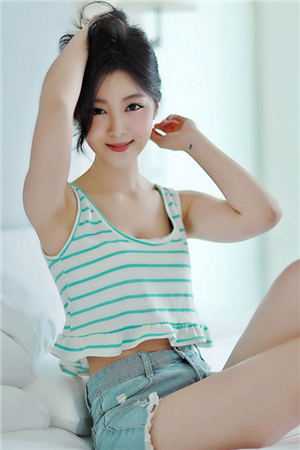 靠皇帝男友送贡品，成了顶级富婆