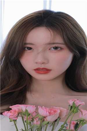 病娇美人傻乎乎，暴君偏偏宠她入骨