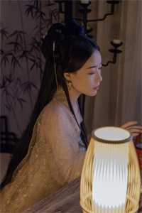 开局惩戒主角他妈，女主们坏掉了