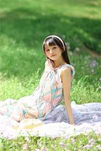 战灵少女：开局契约帝皇铠甲校花