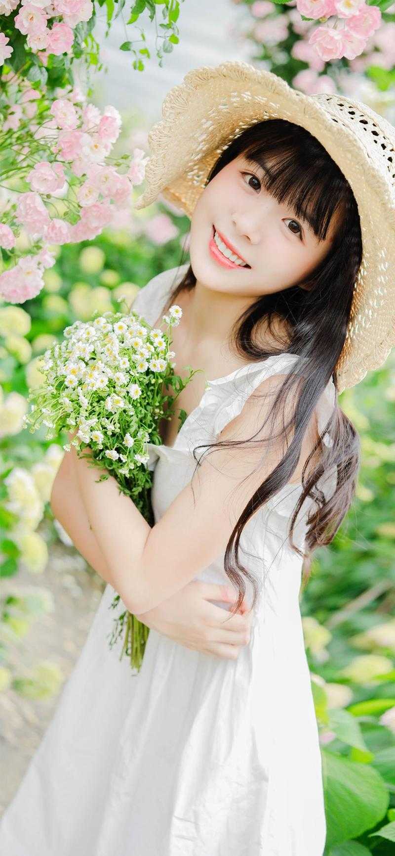 重生后，我被校花强撩！