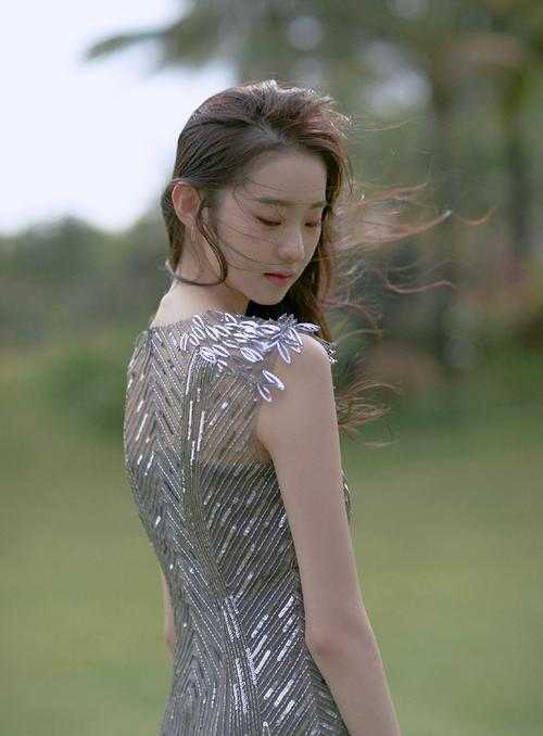 神豪：身份曝光后，前女友哭花了妆精修版