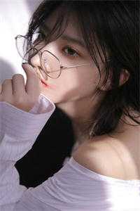 丑妃轻狂：绝世医妃美又强畅读精品