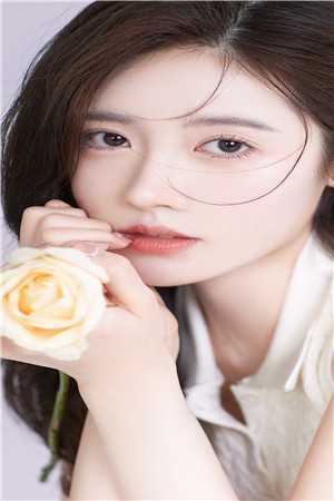 精品穿成嫡女，惹上疯批后她招架不住了