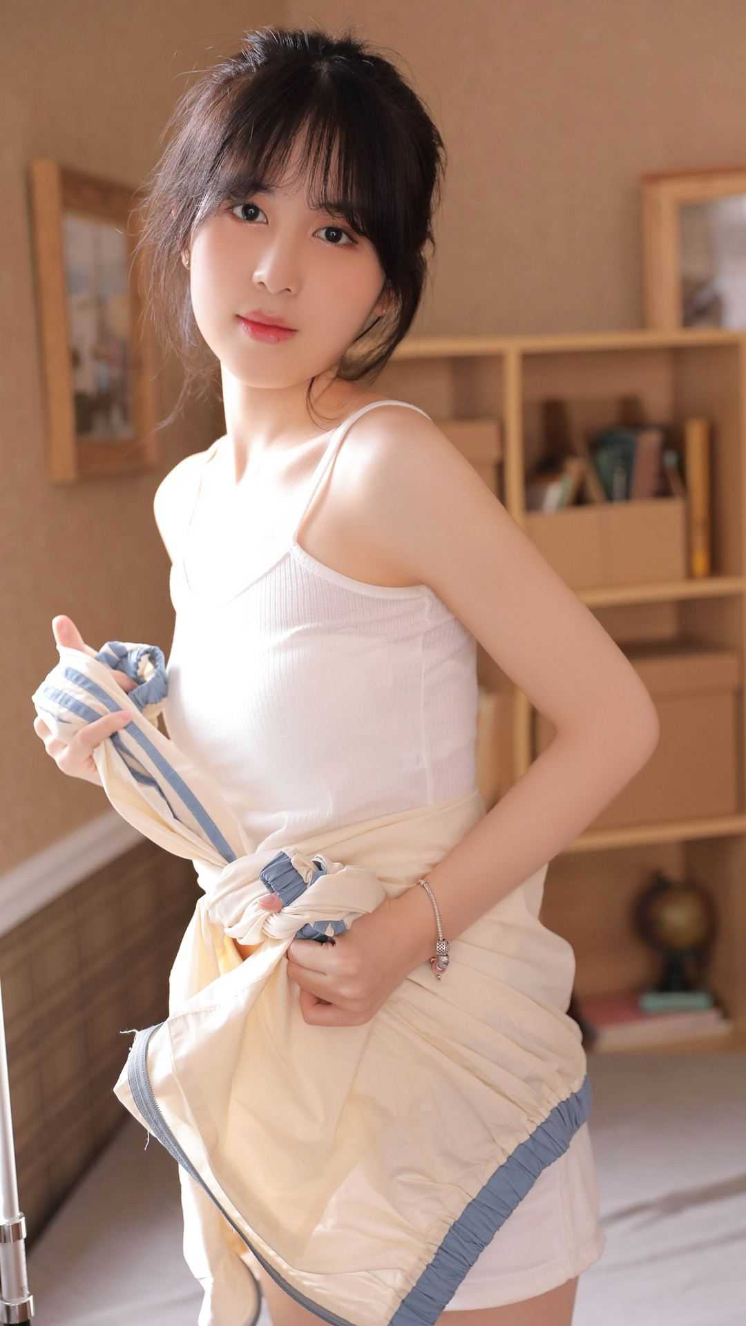 精品榜一大姐没钱后，天降神豪系统