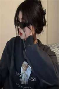 活成前任白月光后，她桃花朵朵开火爆小说