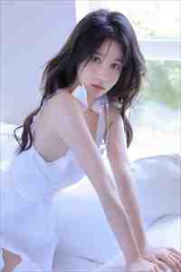 活成前任白月光后，她桃花朵朵开畅销书籍