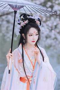 精品推介快穿：绿茶女配她身娇体软