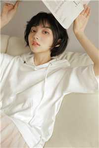 活成前任白月光后，她桃花朵朵开畅销书目
