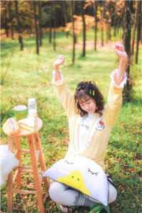 活成前任白月光后，她桃花朵朵开火爆小说