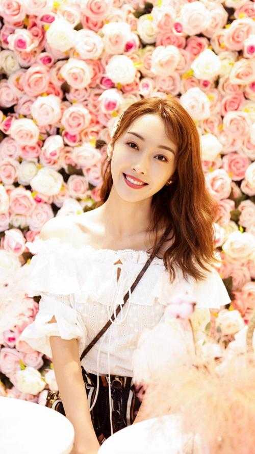 全集阅读被抄家后，她变身成了黑莲花