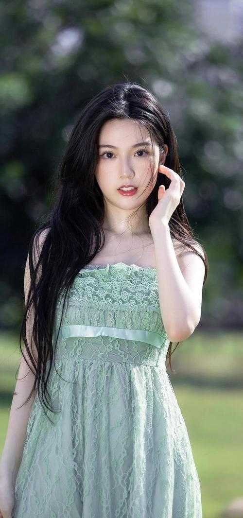 全集小说活成前任白月光后，她桃花朵朵开