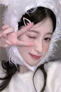 活成前任白月光后，她桃花朵朵开短篇小说