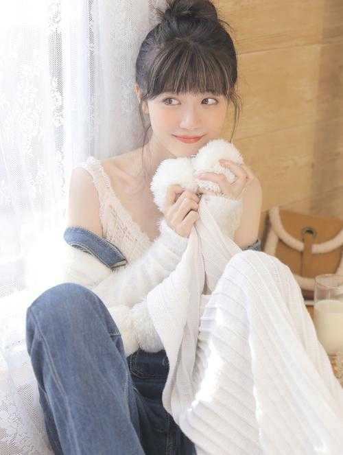 活成前任白月光后，她桃花朵朵开文章全文