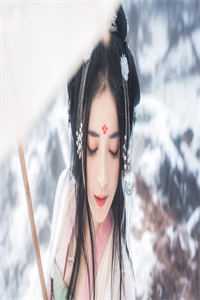 活成前任白月光后，她桃花朵朵开精选篇章