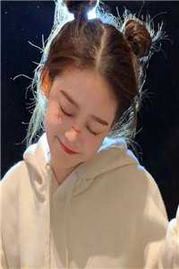 活成前任白月光后，她桃花朵朵开完整文本