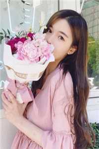 活成前任白月光后，她桃花朵朵开完整版