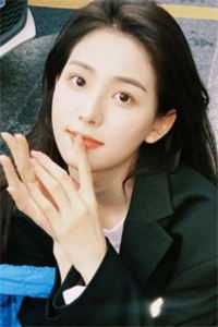 活成前任白月光后，她桃花朵朵开完整版