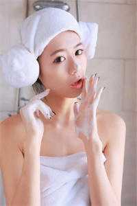 开局闪婚真豪门，一路躺平成团宠全章节阅读