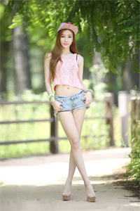 活成前任白月光后，她桃花朵朵开畅销巨著