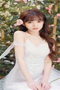 活成前任白月光后，她桃花朵朵开畅销书目