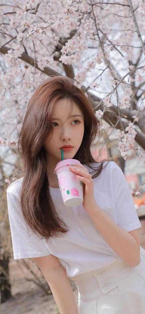活成前任白月光后，她桃花朵朵开全文完结