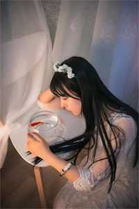畅销小说穿成农门孤女，我成了全村顶梁柱