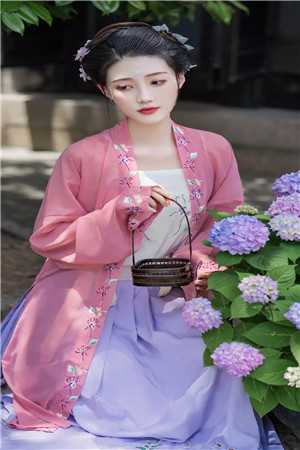 小说战王爹爹，神医娘亲的马甲又掉了
