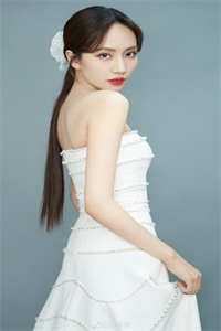 精品小说都市神医：被美女总裁应聘后贴贴