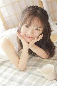 活成前任白月光后，她桃花朵朵开