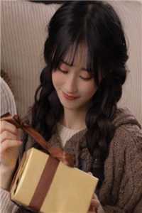 带着女儿入宫后，她成了宫斗冠军
