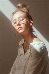农门小医女：我带哥哥们脱贫致富优秀文集