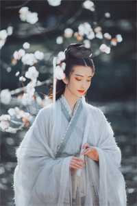 精品推介遭金钱诱惑后，被迫和大小姐领本本