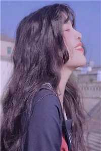 活成前任白月光后，她桃花朵朵开精品推荐