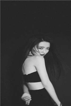 装病女友在会所点男模时点到我无删减+无广告