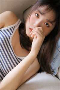 在民政局给女朋友和她发小办结婚证是什么名字