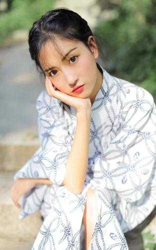 被流放后，她被亲夫宠着走任婉乔秦伯言