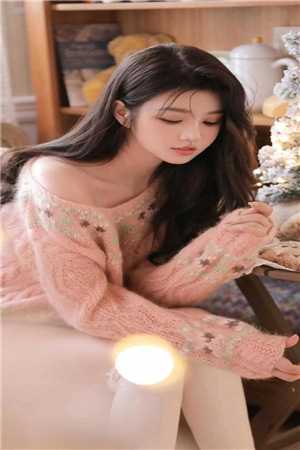 杨咩咩许星漾写的小说勇闯娱乐圈，一不小心癫成了顶流