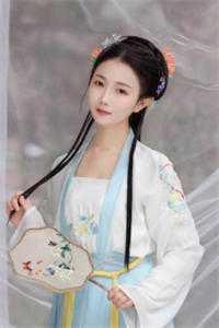闻君如两意